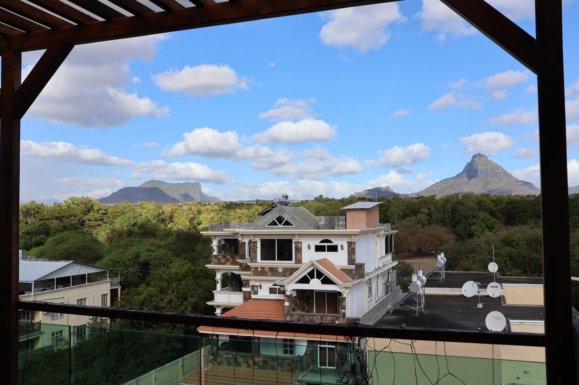 Top-Floor Modern 3Bd Penthouse With Beautiful Mountain View Terrace - 5 Min Walk To Beach Flic-en-Flacq Exterior foto